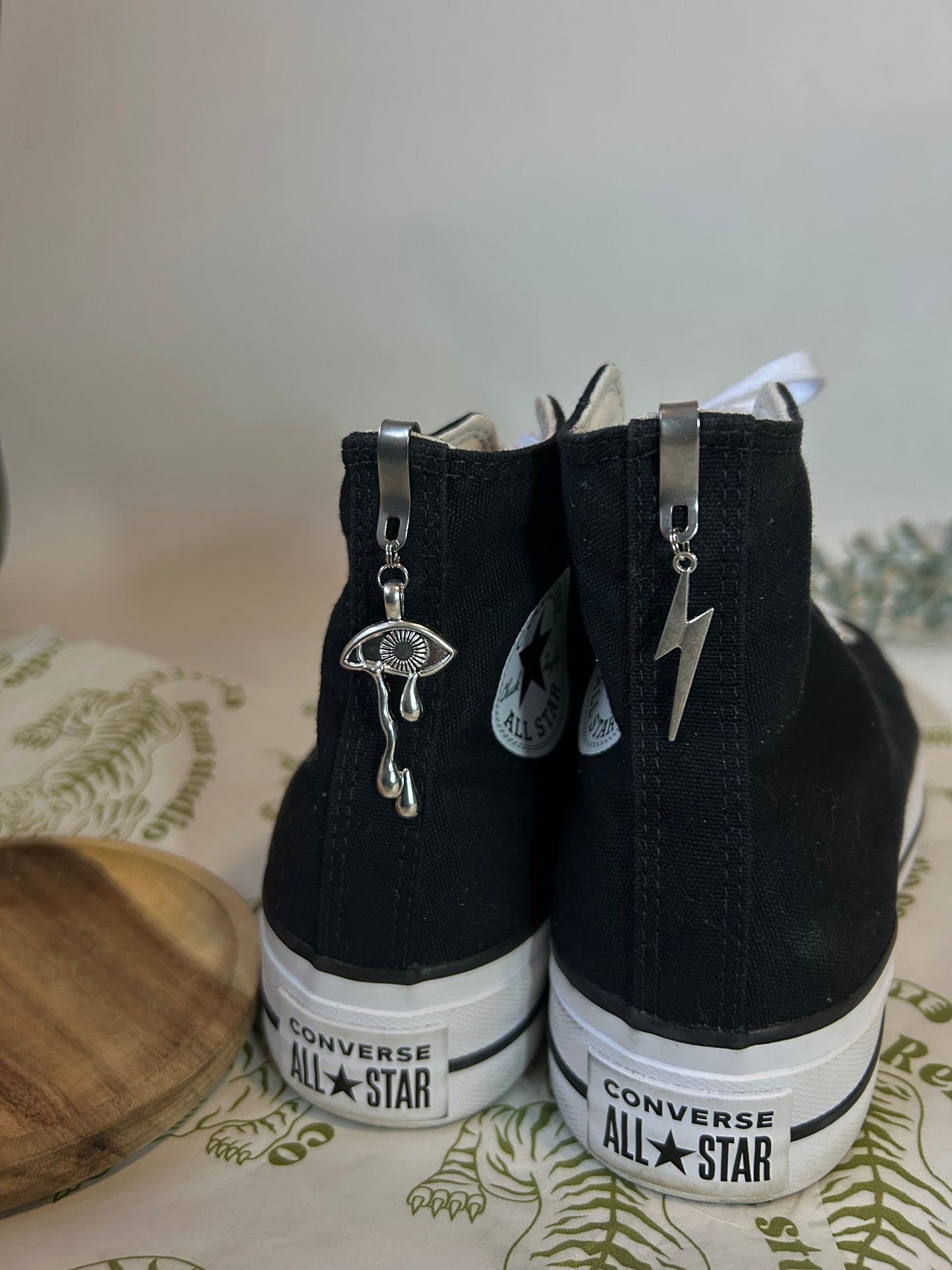 Crying lightning Hi top shoe charms