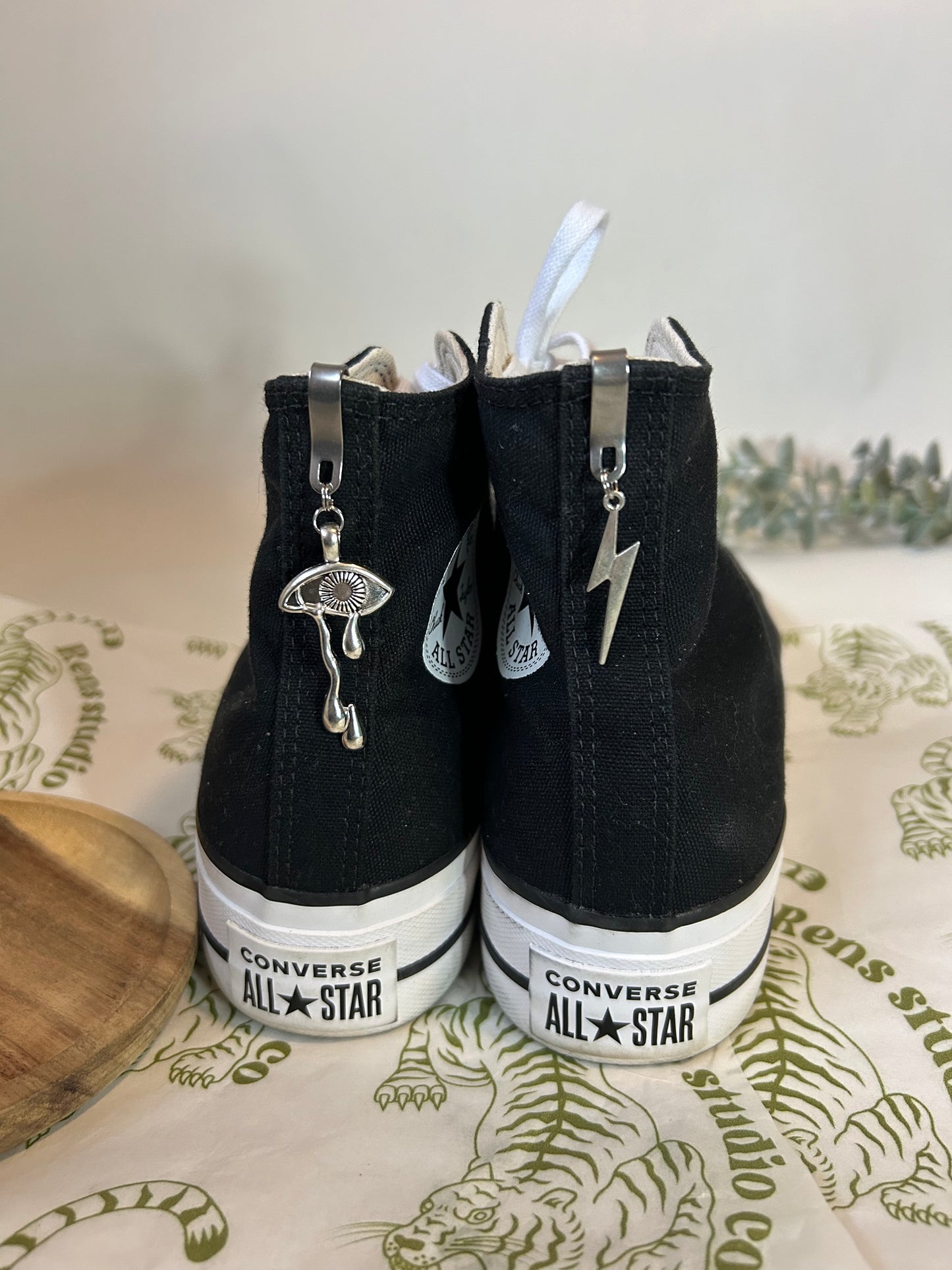 Crying lightning Hi top shoe charms