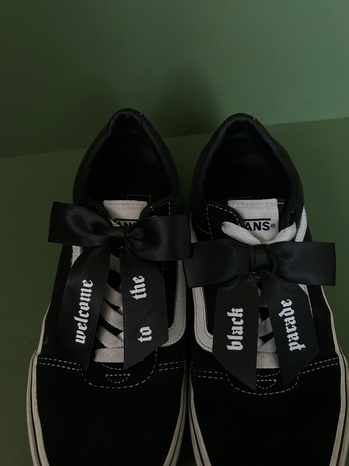 Parade Trainer bows