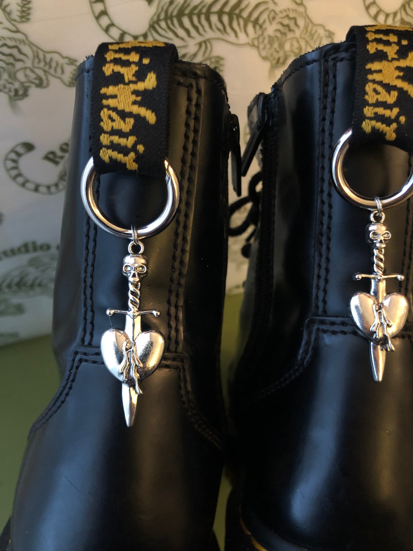 skull heart dagger Doc Charms | Boot accessories