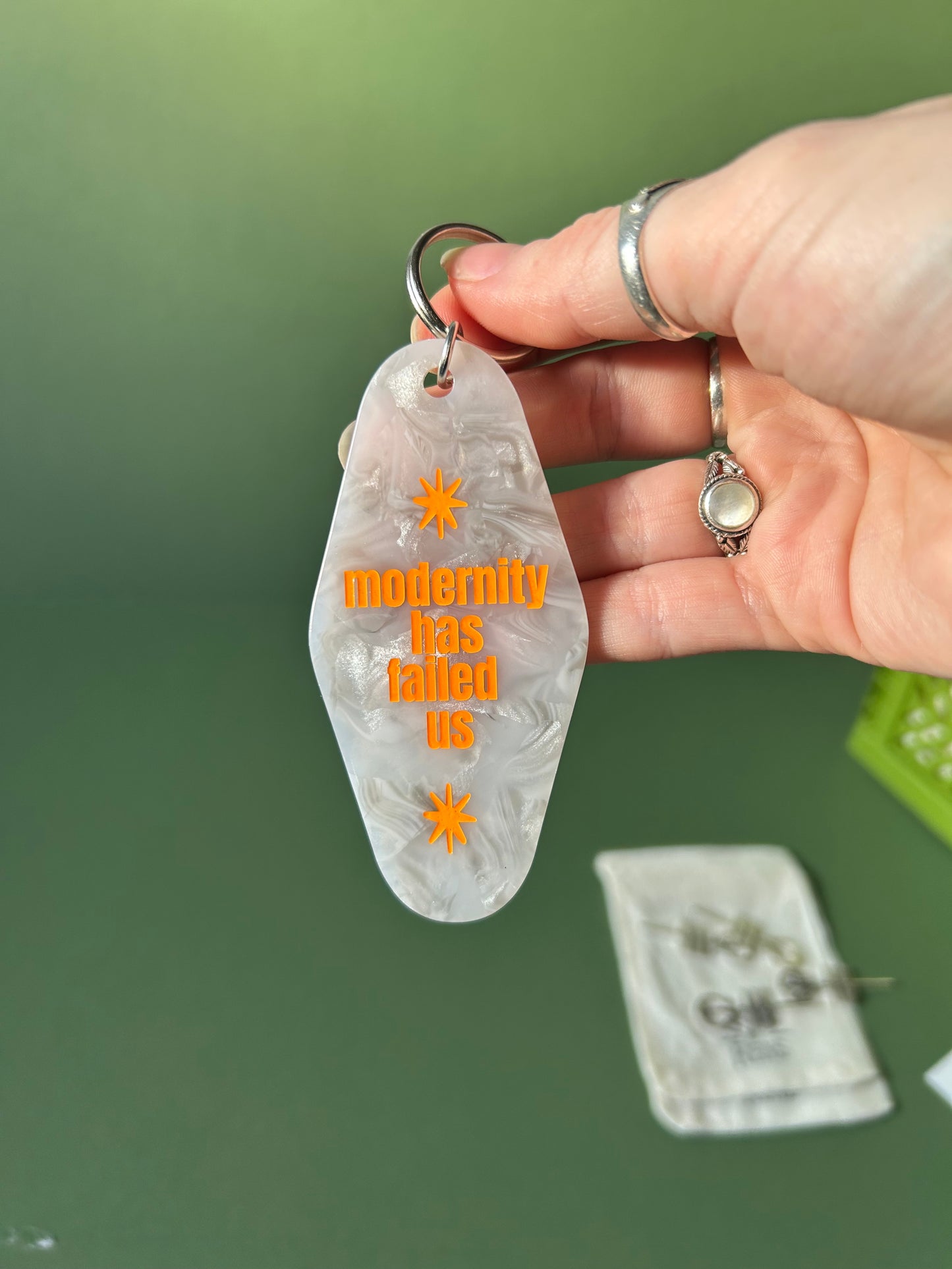 MODERNITY motel keyring