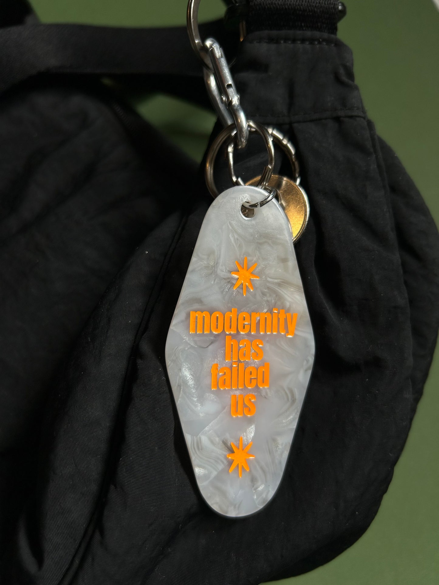 MODERNITY motel keyring