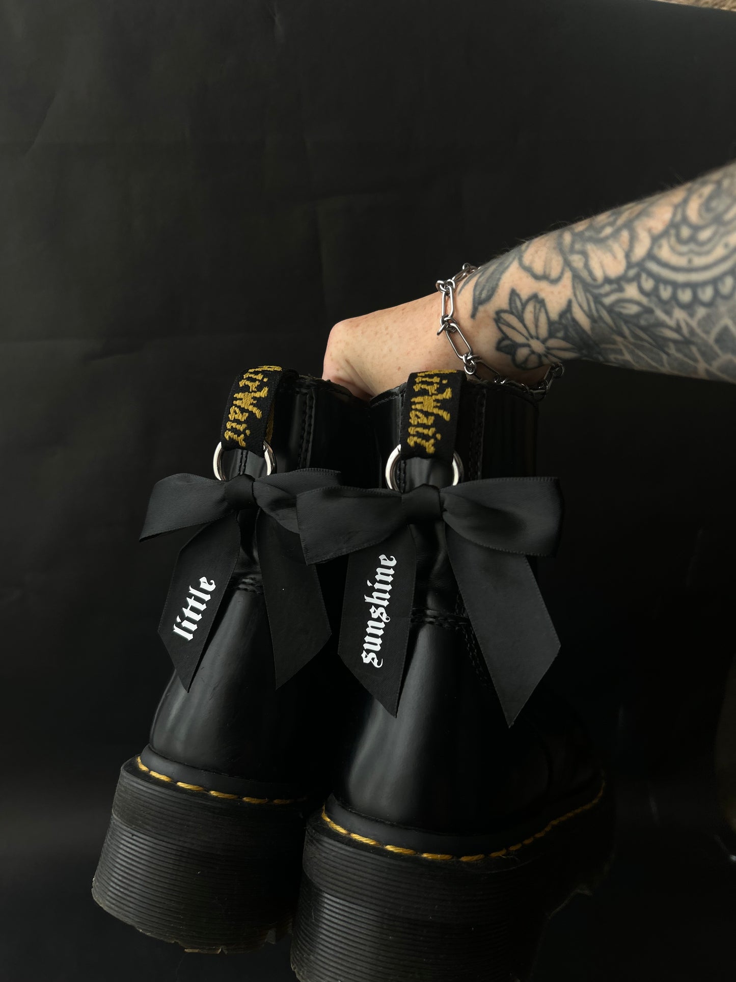 Sunshine boot bows