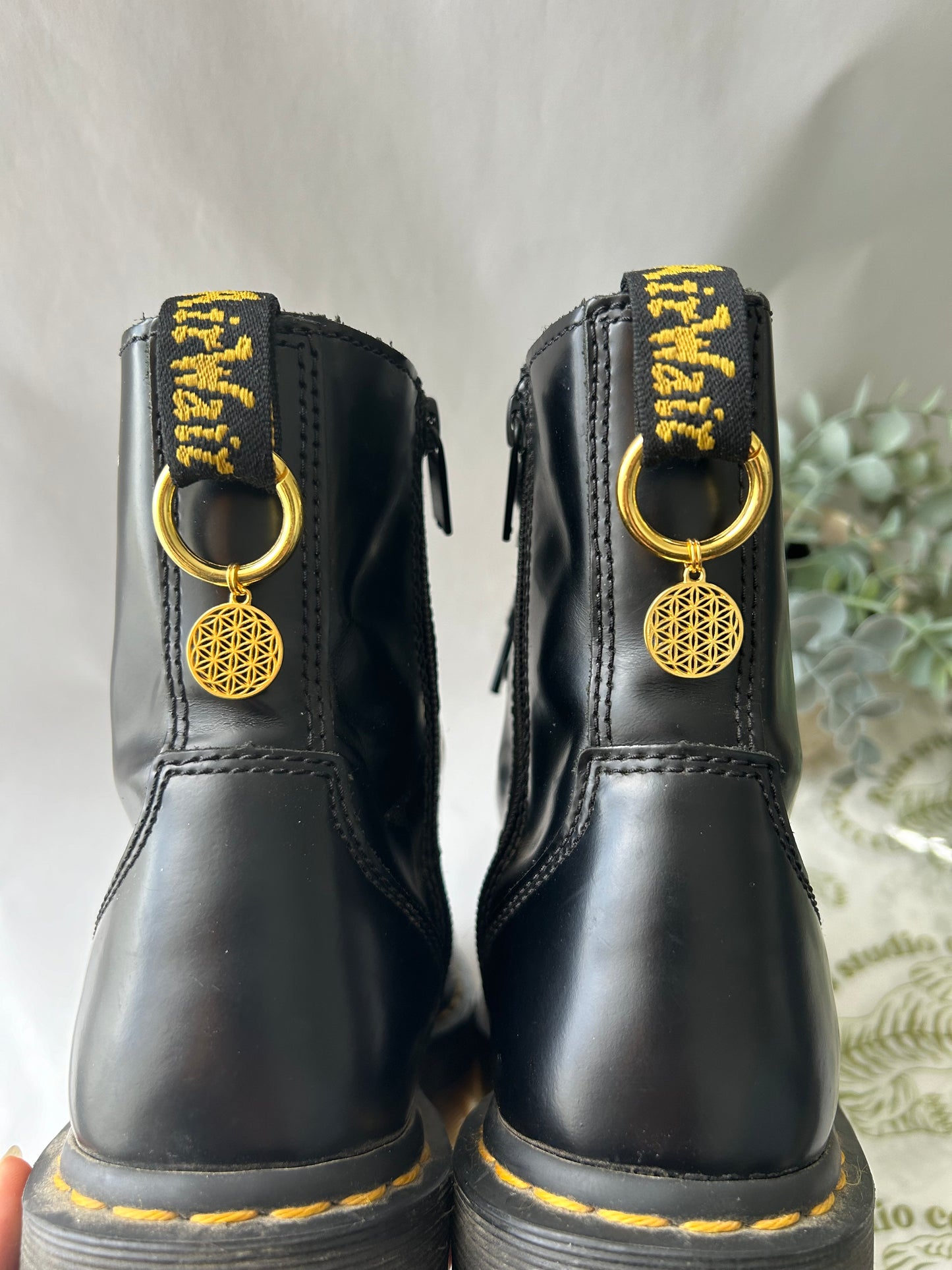 gold Sempiternal boot charms