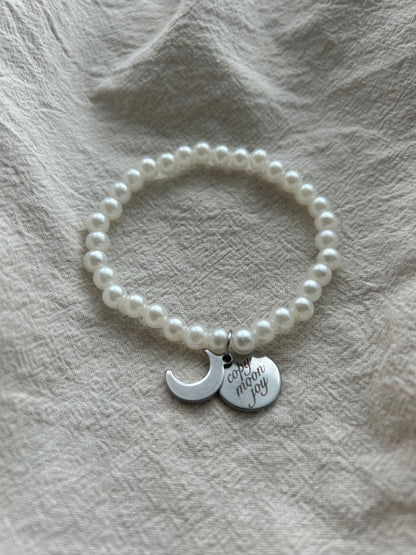 Moon joy pearl bracelet