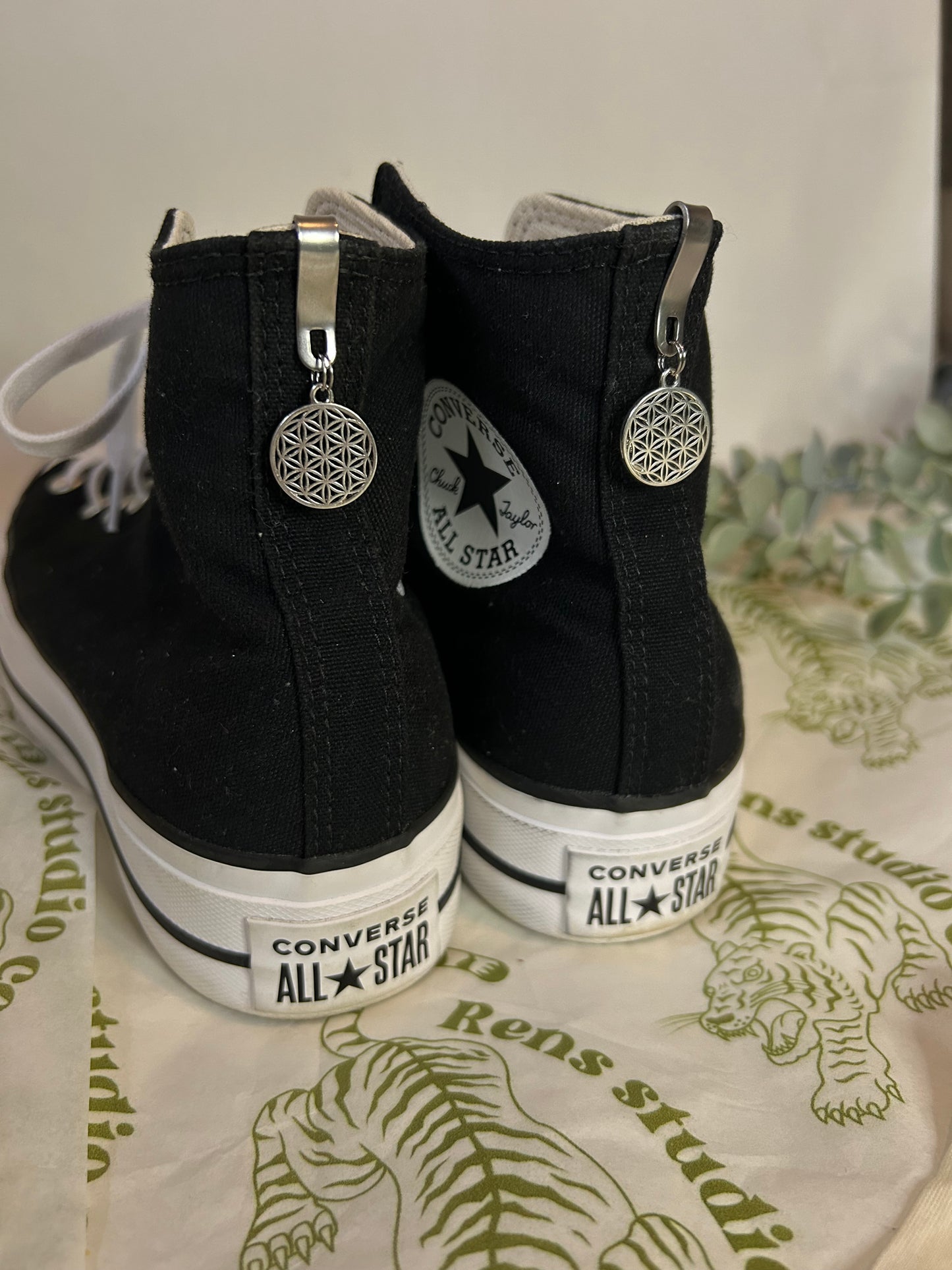 Sempiternal Hi top shoe charms