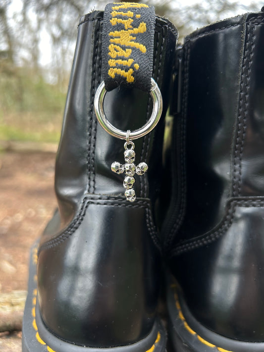 Skull cross boot charms