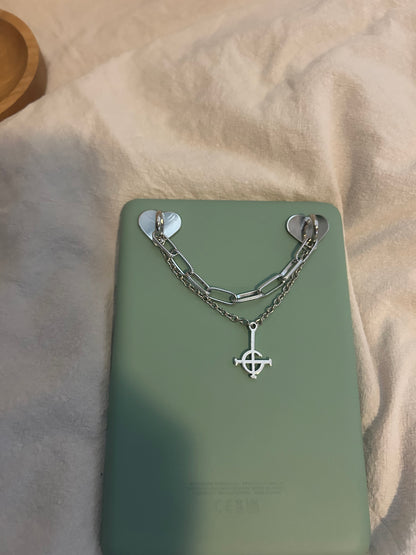 Grucifix chain