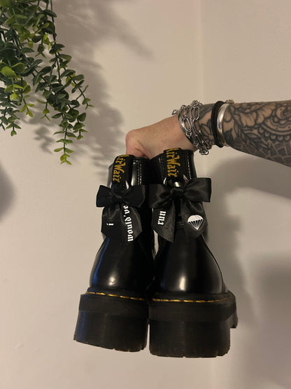 Run boot bows