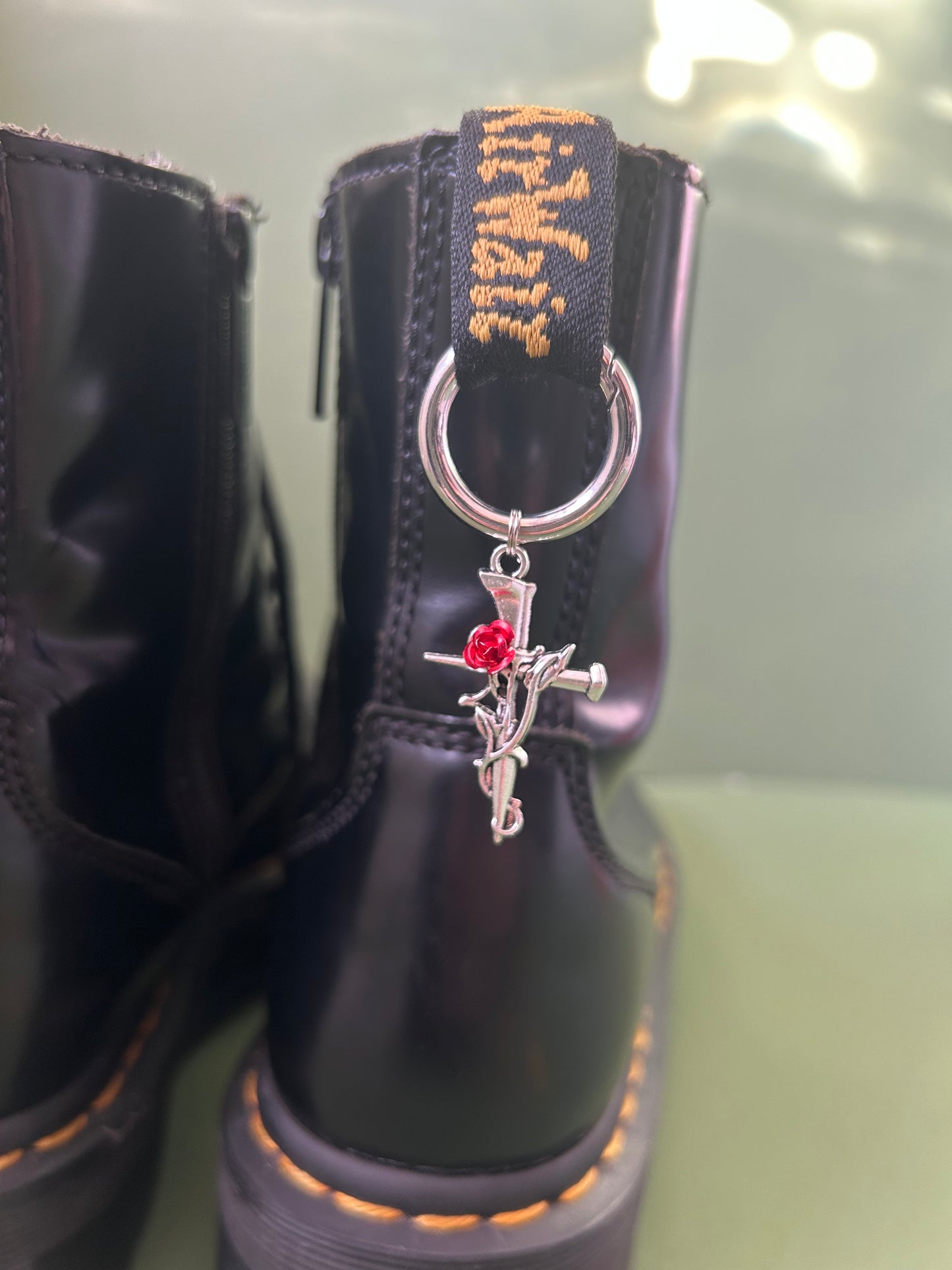 rose thorn boot charms