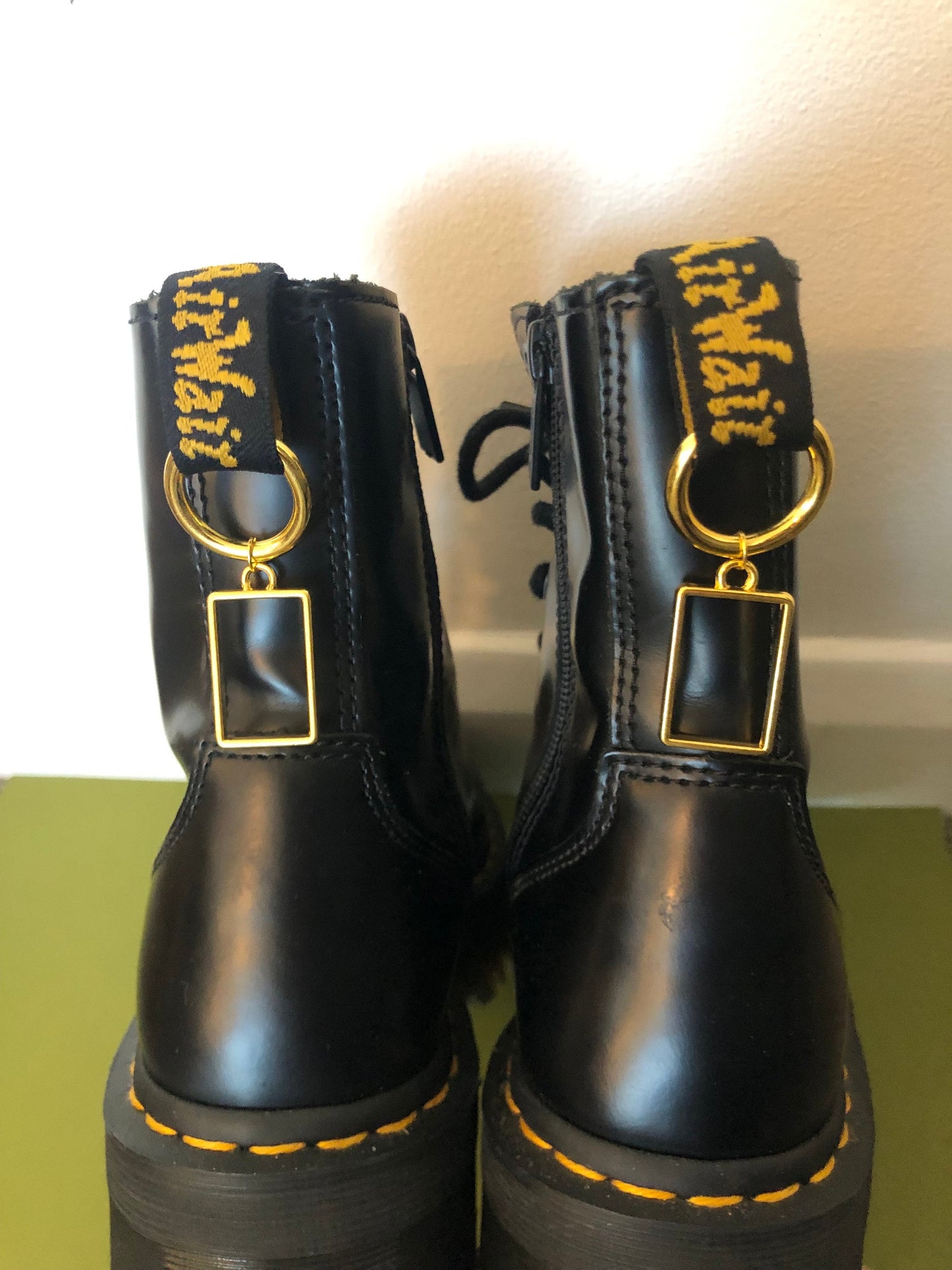 Gold The 1975 box boot charms